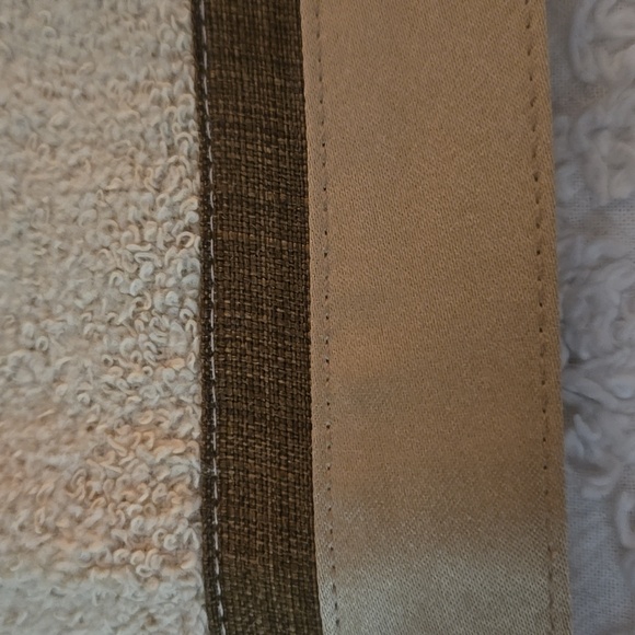 Hand Towels- Set of 4 - Picture 4 of 6